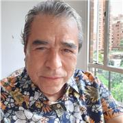 Ingeniero Civil, Project management Professional (PMP) por 23 años en las multinacionales Nokia y Siemens y actualmente pensionado